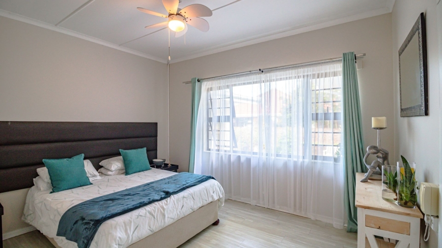 6 Bedroom Property for Sale in Gonubie North Eastern Cape